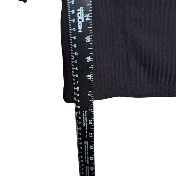 Guess T-Shirt Women's Large Black Cropped Short Sleeve Solid Mixed Media NWT - Picture 6 of 9